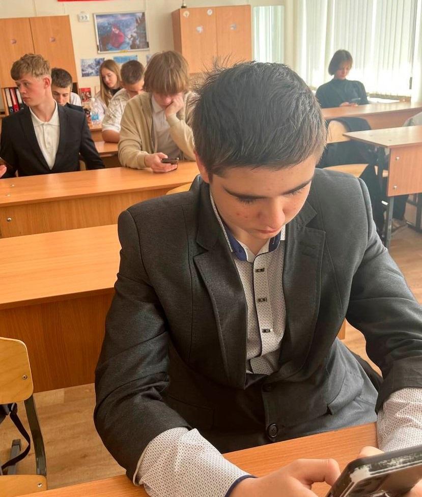 Учащиеся Тельмановской гимназии и активисты «Истоков» участвуют в Республиканской акции «Знаю! Помню! Горжусь!».