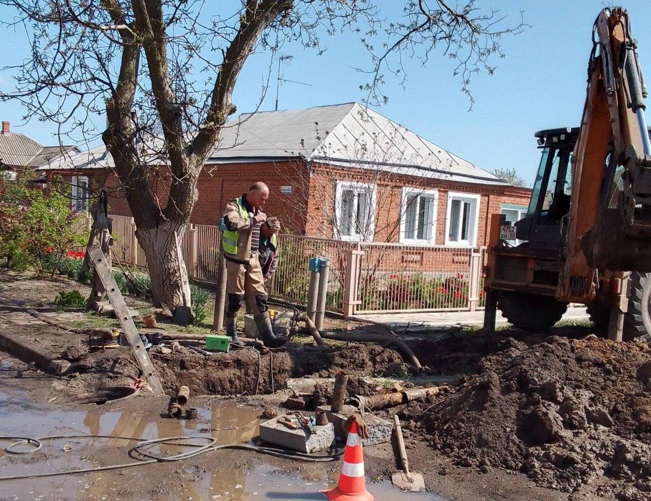 В Тельмановском округа продолжаются работы на сетях водоснабжения и водоотведения.