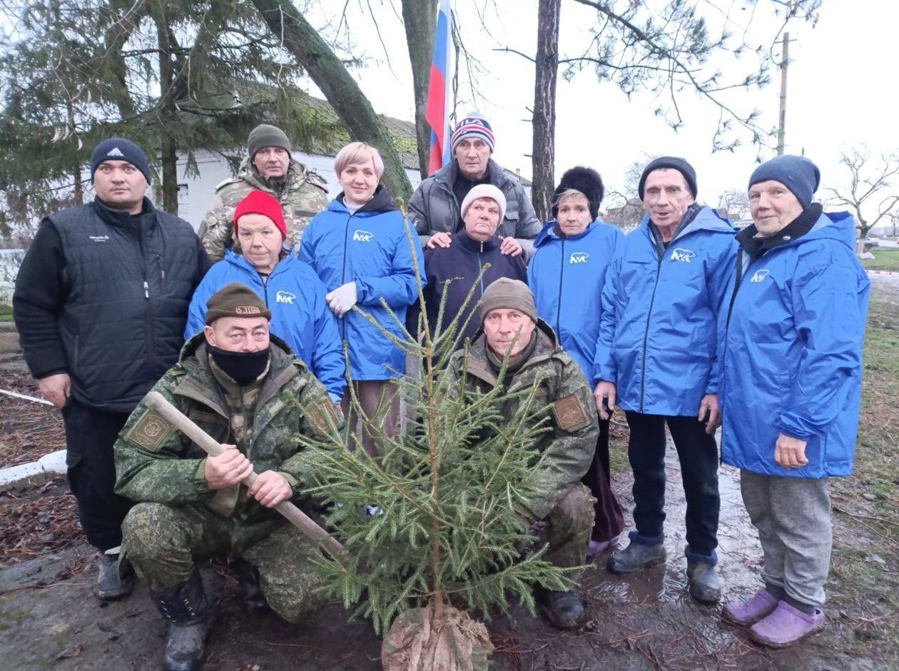 Продолжаем благоустраивать село Зерновое! 🌳💚.